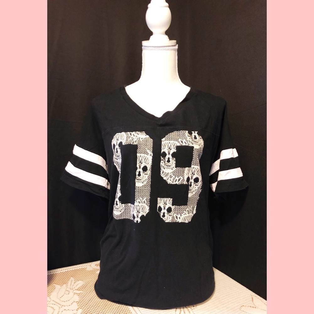 baseball t-shirt with skull lace “09”